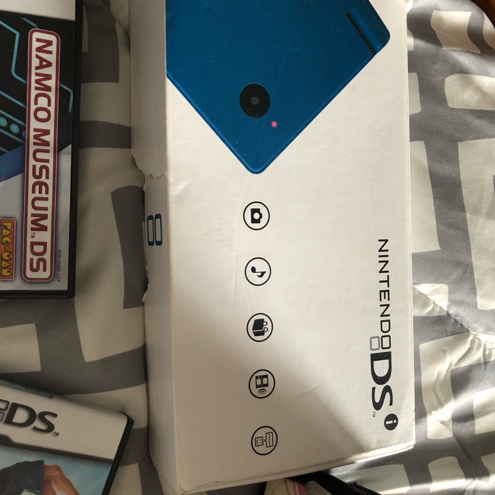 Nintendo DSi like new!